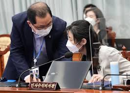 12년전, 소송 변호사가 문재인, 김외숙 청와대 인사수석! Hqdb5xvapo56qm