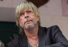 Epingle Sur Celebrites Stars