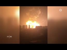 2015 tianjin explosions site on 12 august 2015, at least two explosions within 30 seconds of each other occurred at a container storage station at the port of tianjin. Explosion In Tianjin Katastrophe In Chinesischer Hafenstadt Youtube