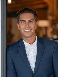 Elliot Lee Real Estate Associate in Ventura California
