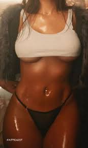 Isabella Ladera Nude and Sexy Collection - Fappenist