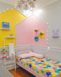 Desain kamar tidur cantik berwarna pink dan 19. Lingkar Warna 12 Dekorasi Rumah Minimalis Dengan Kombinasi Warna Cat Merah Jambu