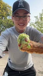 My all time favorite shhnackkk #chicharrones #guac #vallarta  #californiacheck #vacationmode #fyp #foryou #fypシ #oahuhawaii  #foodreviewtiktok #lunchwithme #firsttimetasting
