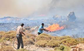 Bodrum'da, otluk ve makilik alanda, henüz belirlenemeyen nedenle yangın çıktı. Bodrum Da Yangin Yerlesim Yerlerine Yaklasti