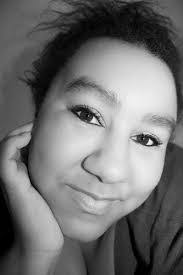 Naomi Reynolds's Instagram, Twitter & Facebook