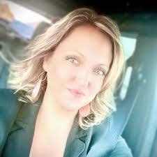 Erin Hamann's Instagram, Twitter & Facebook