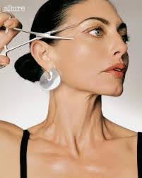 Liz Siegel's Instagram, Twitter & Facebook