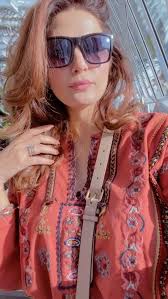 Former Chief Justice Isa faces a PTI protest at the Middle Temple in London  #overseaspakistani protest against #QaziFaizEssa Event in #london  #safinakhan #trendingvideo #virelvideo #london #imrankhan #pti