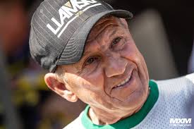 FOTO: Sterren bewonderen in Legends parade