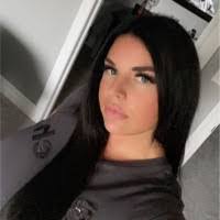 Erin Ouellette's Instagram, Twitter & Facebook