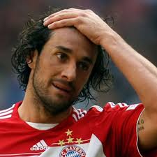 Ha vinto la scarpa d'oro 2006 ed è stato il terzo giocatore italiano capace di aggiudicarsi il titolo di capocannoniere in un campionato. Fc Bayern Kurzmeldungen Luca Toni Ist Sexy Fc Bayern