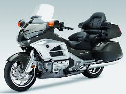 2010 yelllow honda gold wing. Honda Gl 1800 Goldwing 2013 Fiche Moto Motoplanete