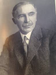 File:Sir David Keene.png