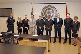 Clarksville Mayor Mcmillan Gives Oath Of Office To Seven New Clarksville Police Officers Clarksville Tn Online Police Officer Officer Police