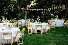 Casual Backyard Wedding At Home Backyard Bbq Wedding Small Backyard Wedding Cheap Backyard Wedding