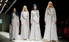 Bagi kamu yang ingin memulai mendesain kaos atau baju, aplikasi ini adalah pilihan tepat. Desainer Busana Muslim Indonesia Yang Tampil Di Ajang Internasional