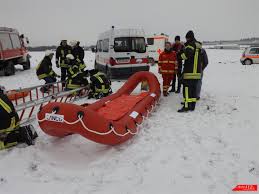 Gemeinschaftsubung Eisrettung Der Dlrg Nieder Olm Worrstadt Drk Und Feuerwehr Feuerwehr Freiwillige Feuerwehr Rheinhessen