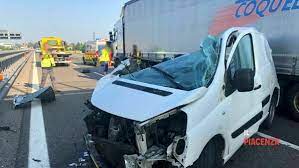 Autostrada chiusa nel piacentino (vgue) 17:44 #a21 traffico da allacciamento a21 a1 la villa a… Incidenti Stradali Notizie Su Ilpiacenza