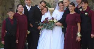 Mennonite Wedding Group Picture Image By Tag Keywordpictures Com Wedding Wedding Group Pictures Wedding Dresses
