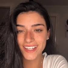 Dixie D Amelio Icons In 2020 Dixie The Most Beautiful Girl Role Models