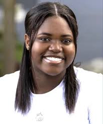 Please welcome, Avery! “Hello! My name is Avery Haynes and I'm a freshman  majoring in English. Here at the Arts & Entertainment section, we focus