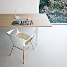 Esstisch ikea oval mit holzbeinen weiße eames stühle mit fell ikea table wood eames chair. Schon Weisser Stuhl Mit Holzbeinen Inneneinrichtung Mobeldesign Weisse Stuhle