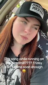 Bee Davis (@mother_of_wine)