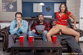 شما فوتبال ببینید من میرم کوس بدم – Sex bebin, سکس ببین, فیلم‌های سکسی‌  زیرنویس شده