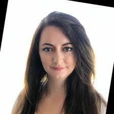 Lindsay Hadley's Instagram, Twitter & Facebook