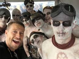 Mad Max I Live I Die I Live Again Gif War Boys Mad Max Google Search Mad Max Mad Max Fury Road Mad Max Road