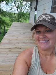 Looking for odd jobs or labor help in Es?