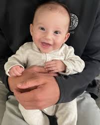 Me and @laur_ham_ilton got to see my niece this week for the first time. So  proud of you @paige_full & @j_full24. LOVE YOU VIVIAN!