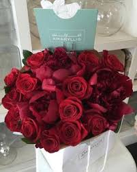 Sicuramente il significato è quello di dire, nel modo più diretto, ti amo alla propria ragazza. 16 Idee Su Rose Fiori Composizioni Floreali Bouquet Di Rose Rosse