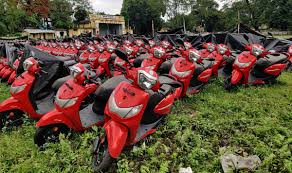 Maybe you would like to learn more about one of these? Assam Hundreds Of Scooties Meant For Girl Students Of Lakhimpur Lying Under Open Sky For 3 Months