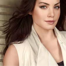 ClarkKent and #LanaLang in Smallville. #TomWelling and #KristinKreuk  displayed such awesome, off the charts chemistry with each other in this  relationship in the show which maybe should've been #endgame but alas it