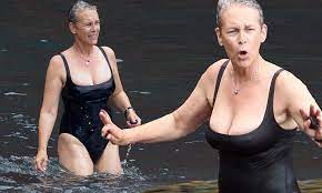 Jamie Lee Curtis, 54, shows off her voluptuous figure in fitted black  swimsuit | Daily Mail Online