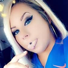 Jasmine Lincoln's Instagram, Twitter & Facebook