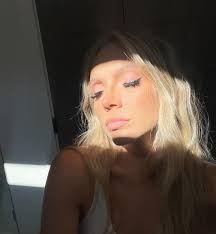 Selfie shoot yesterday before I took this piece of art off. The light was  hitting right in my bathroom ✨✨✨