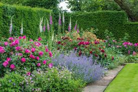 Mixed Borders Gallery Beautiful Gardens English Country Gardens Garden Borders