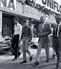 Agnelli intentionally subverted fashion rules and trends and, as a result, was elected by internationally renowned magazines one of the most elegant men in the world. Gianni Agnelli Gentleman Of Style