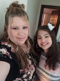 Mindy Burkhart's Instagram, Twitter & Facebook