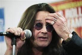 John michael ozzy osbourne (born 3 december 1948) is an english vocalist, songwriter, and television personality informally referred to as the godfather of heavy metal. he rose. Internasional Ozzy Osbourne Pernah Punya Enam Kekasih Di Enam Negara Berbeda