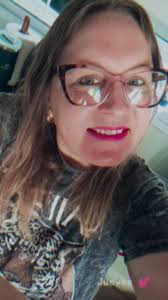 Videos de Lorena keller (@lorenaerika15) con “Pretty Girls Walk