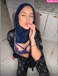 Hijab  arabiano  hijabi_bloggers Nude Leaked OnlyFans Photo 15 - Fapello