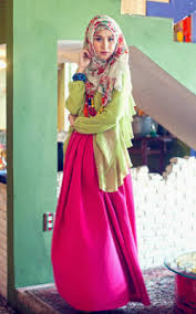 Jumat pagi merasa semua sehat baik dan aman, anak pada main hujan gerimis pas sepedahan muter blok rumah. Gamis Brokat Zaskia Adya Mecca Gamis Brokat