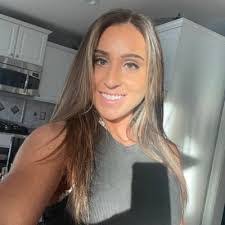 Corrin Smith's Instagram, Twitter & Facebook