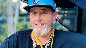 Timothy "Tim” Wallace