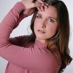 Danielle Dotts's Instagram, Twitter & Facebook