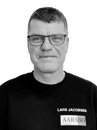 Velkommen til Lars!😊 Vi byder stort velkommen til Lars Jacobsen, vores nye  ejendomsfunktionær. Lars startede hos os den 1. marts, så måske har du  allerede mødt ham?😊 Vi er glade for at