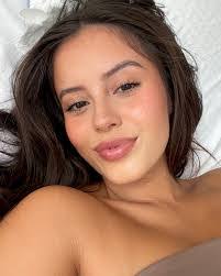 Sydney Vargas's Instagram, Twitter & Facebook